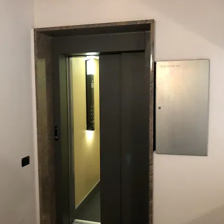 Lake View Attic * 도마소